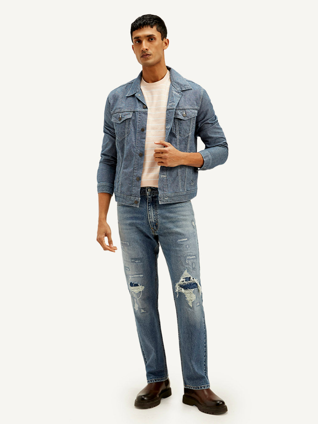 Men's 555 Blue Loose Fit Mid Rise Jeans - Styleshot View
