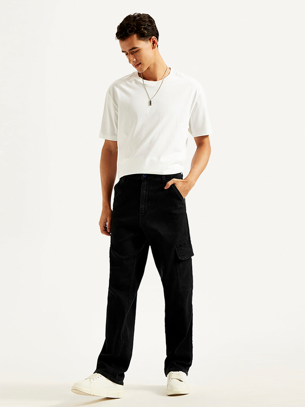 Men's 568 Black Loose Straight Cargo Trousers - Styleshot View