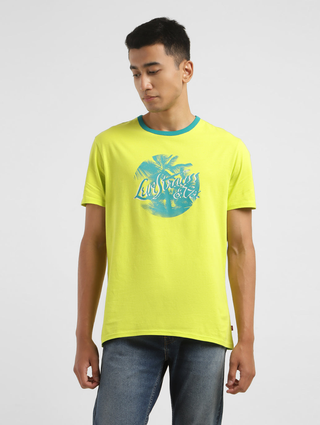 Men's Graphic Crew Neck T-shirt - f5e8208a-f276-452f-979e-30b9f501f458 View
