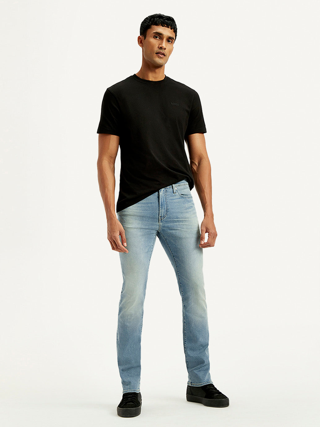 Men's 511 Blue Slim Fit Mid Rise Linen Jeans - Styleshot View