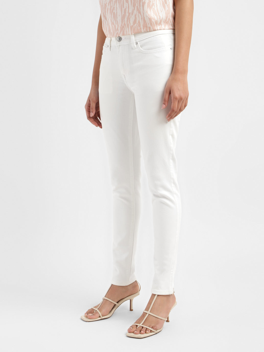 Women's 711 White Skinny Fit Mid Rise Jeans - d93c45f2-1955-42ac-8064-3b6843d3397c View