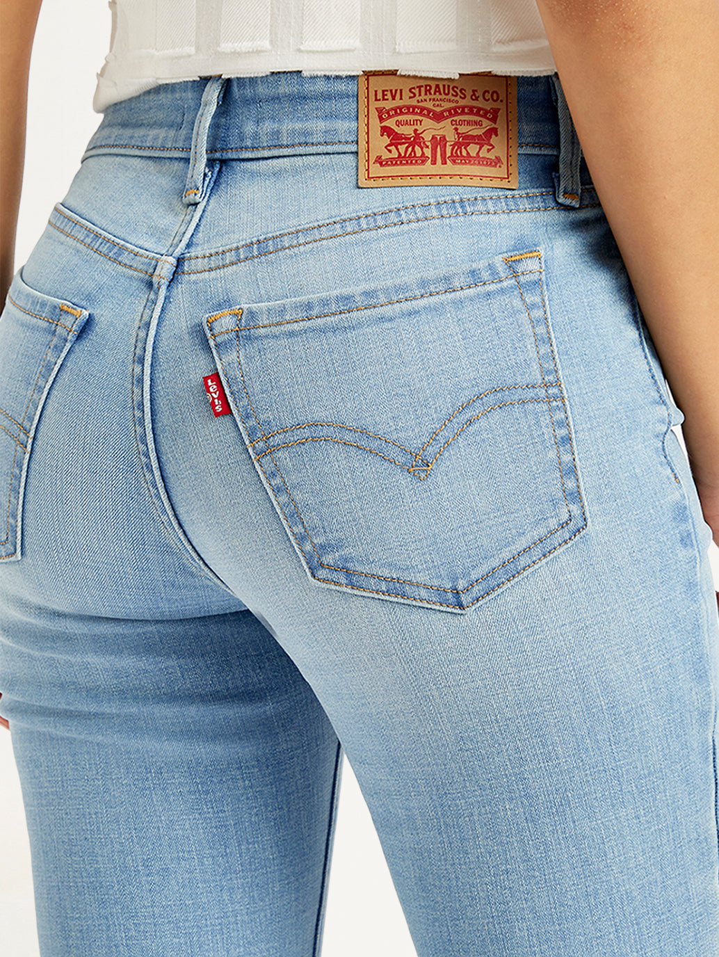 Women's 711 Light Blue Skinny Fit Mid Rise Jeans - Detail View