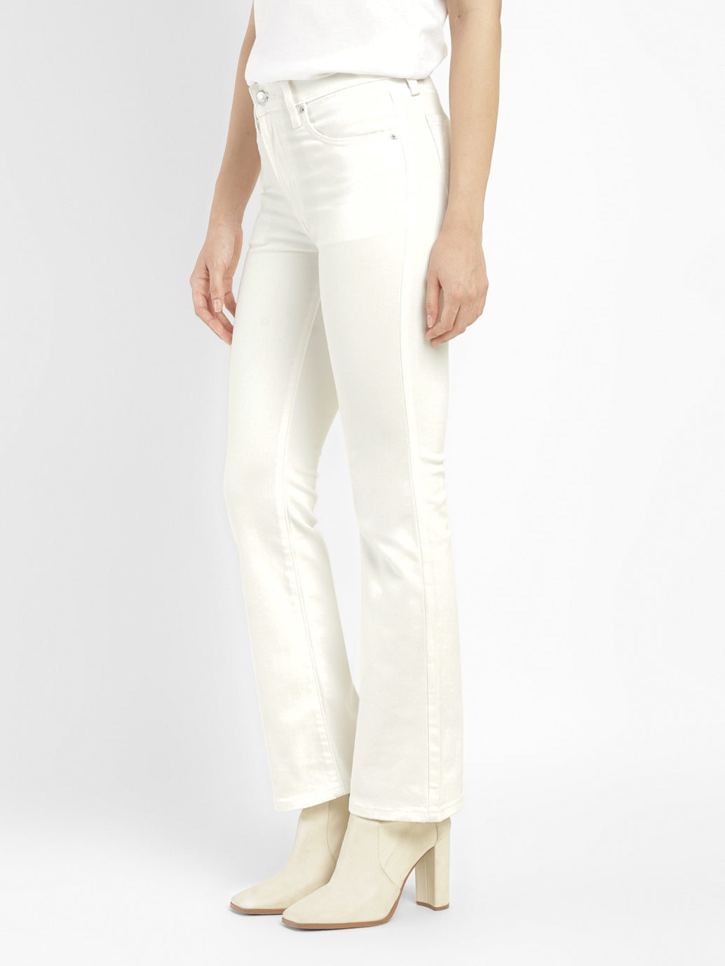 Women's 725 White Flared Fit High Rise Jeans - fd63b2c2-0230-4e55-b3c2-6c81e4d41185 View