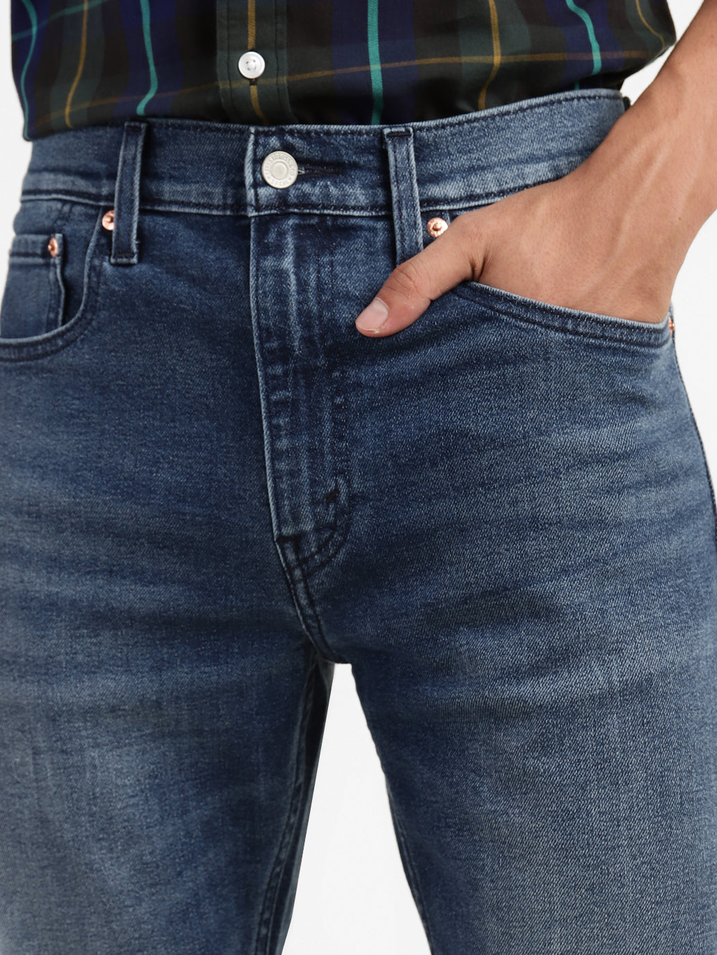Men's 512 Blue Slim Tapered Fit Mid Rise Jeans - 7a39abe8-c837-4a8e-b5b4-a51ba726eb12 View