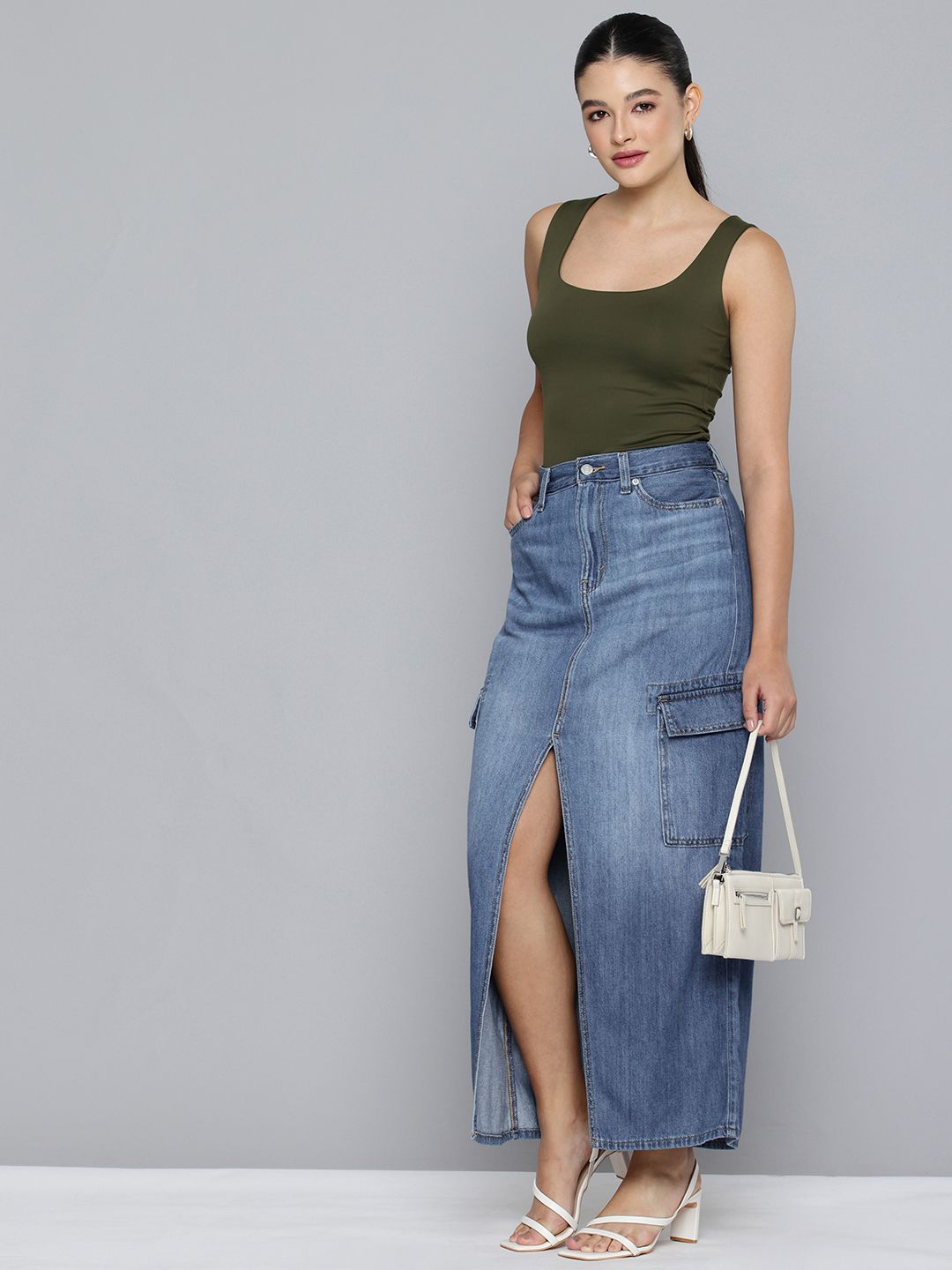 Women's Mid Rise Blue Solid Skirt - 56ce9759-8b1f-4758-be14-ecab5c0494ca1731414016712-Levis-Women-Skirts-1641731414016216-4 View