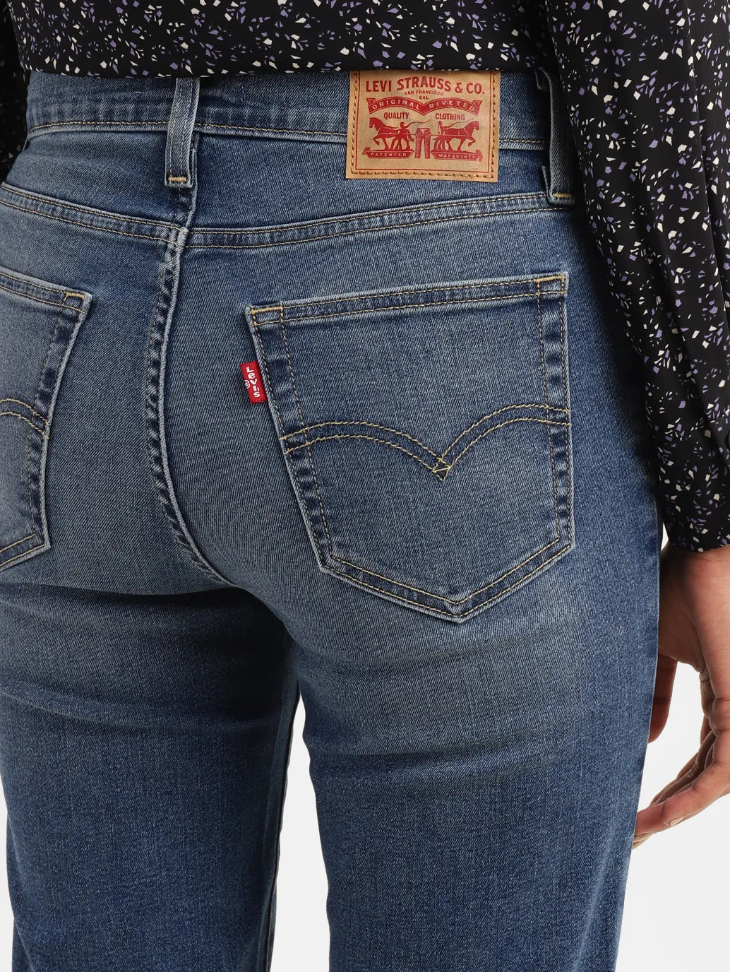 Women's 724 Blue Straight Fit High Rise Jeans - 679f2e9e-f6d2-4c09-899f-9e74aeb9dd2b View