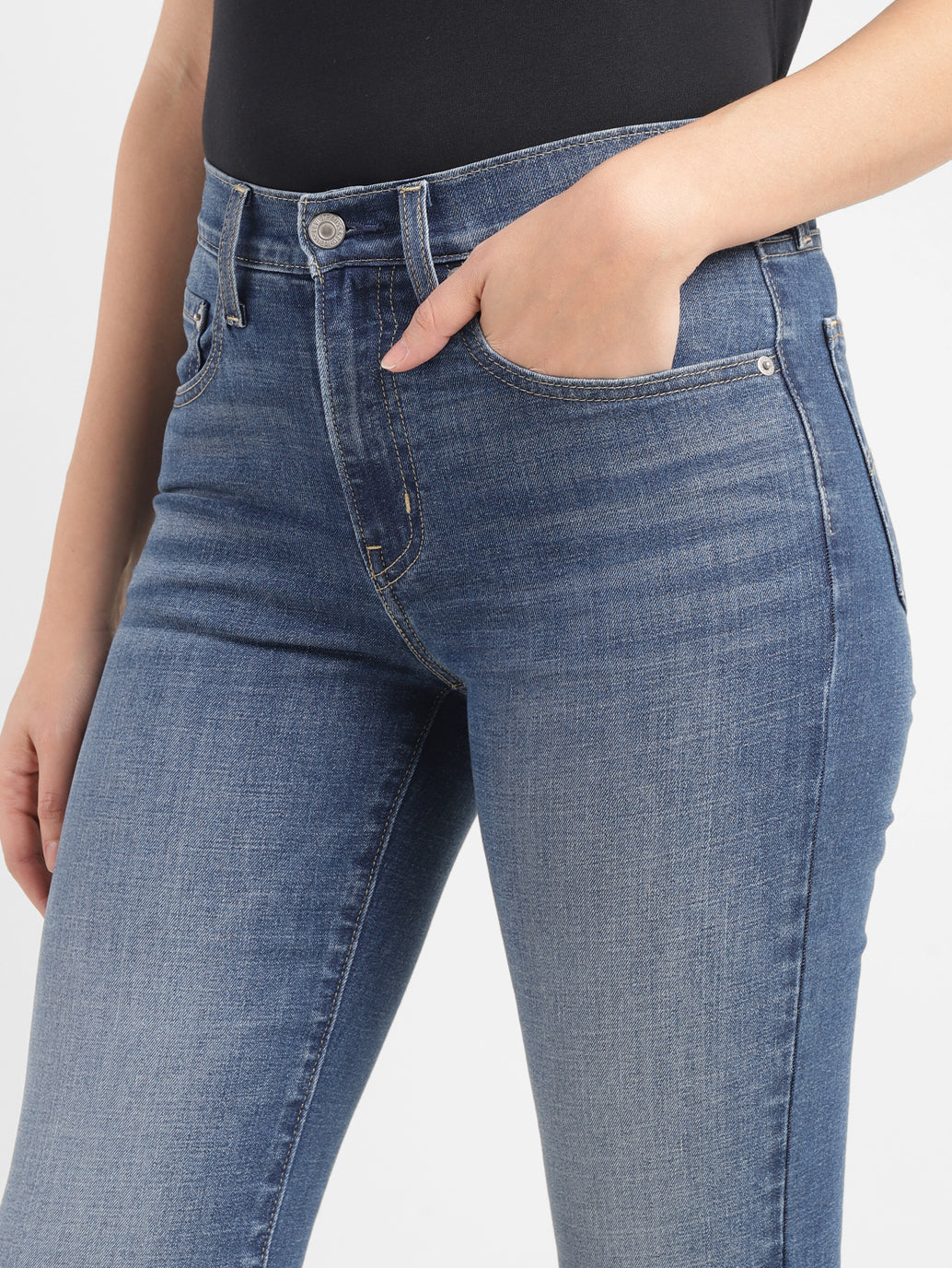 Women's 724 Blue Straight Fit High Rise Jeans - 01cd40af-e4f9-4832-98e7-1b22922ba7a9 View