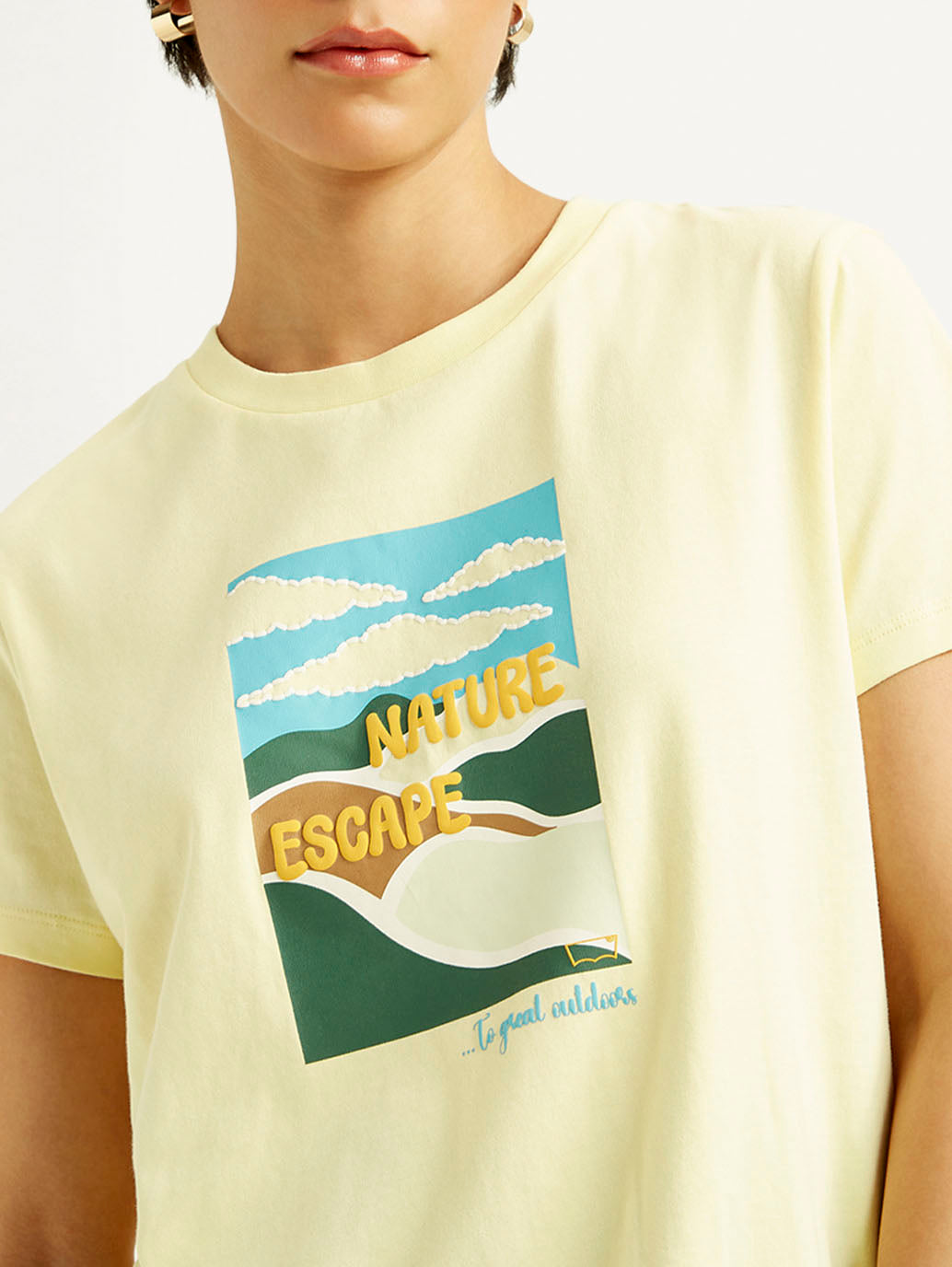 Women's Graphic Print Relaxed Fit T-shirt - Detail View