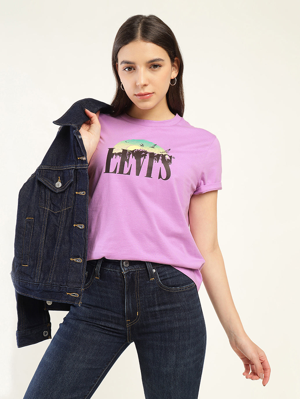 Women's Graphic Print Relaxed Fit T-shirt - Styleshot View