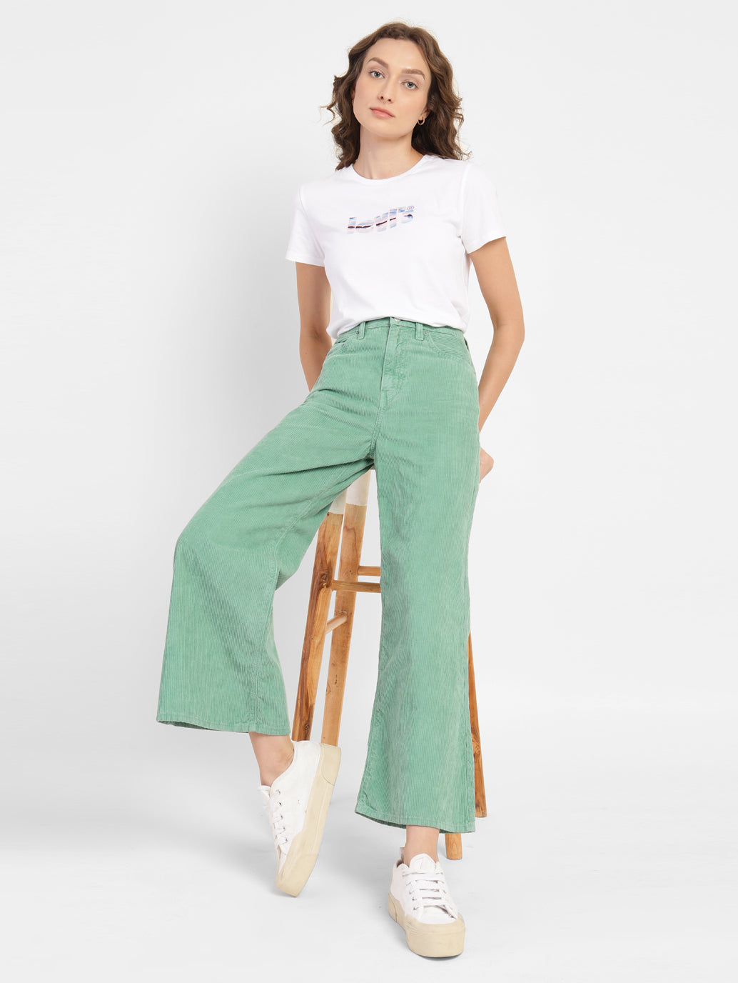 Women's Green Loose Fit High Rise Jeans - 7358a4f2-786b-4e84-be8f-85b576565e95 View