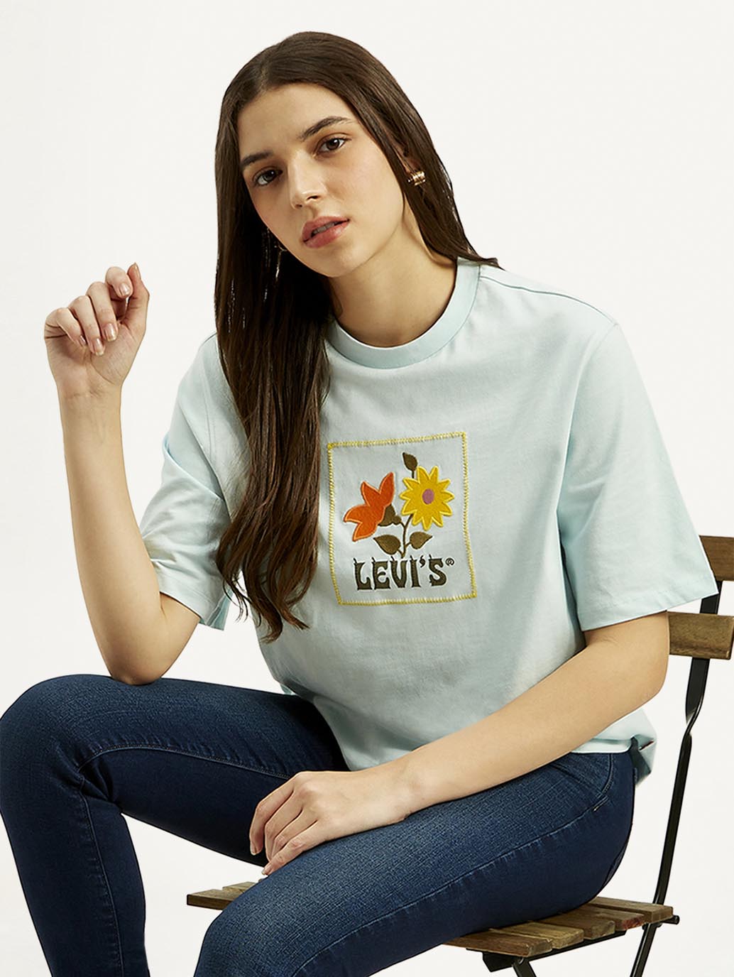 Women's Graphic Print Relaxed Fit T-shirt - Styleshot View