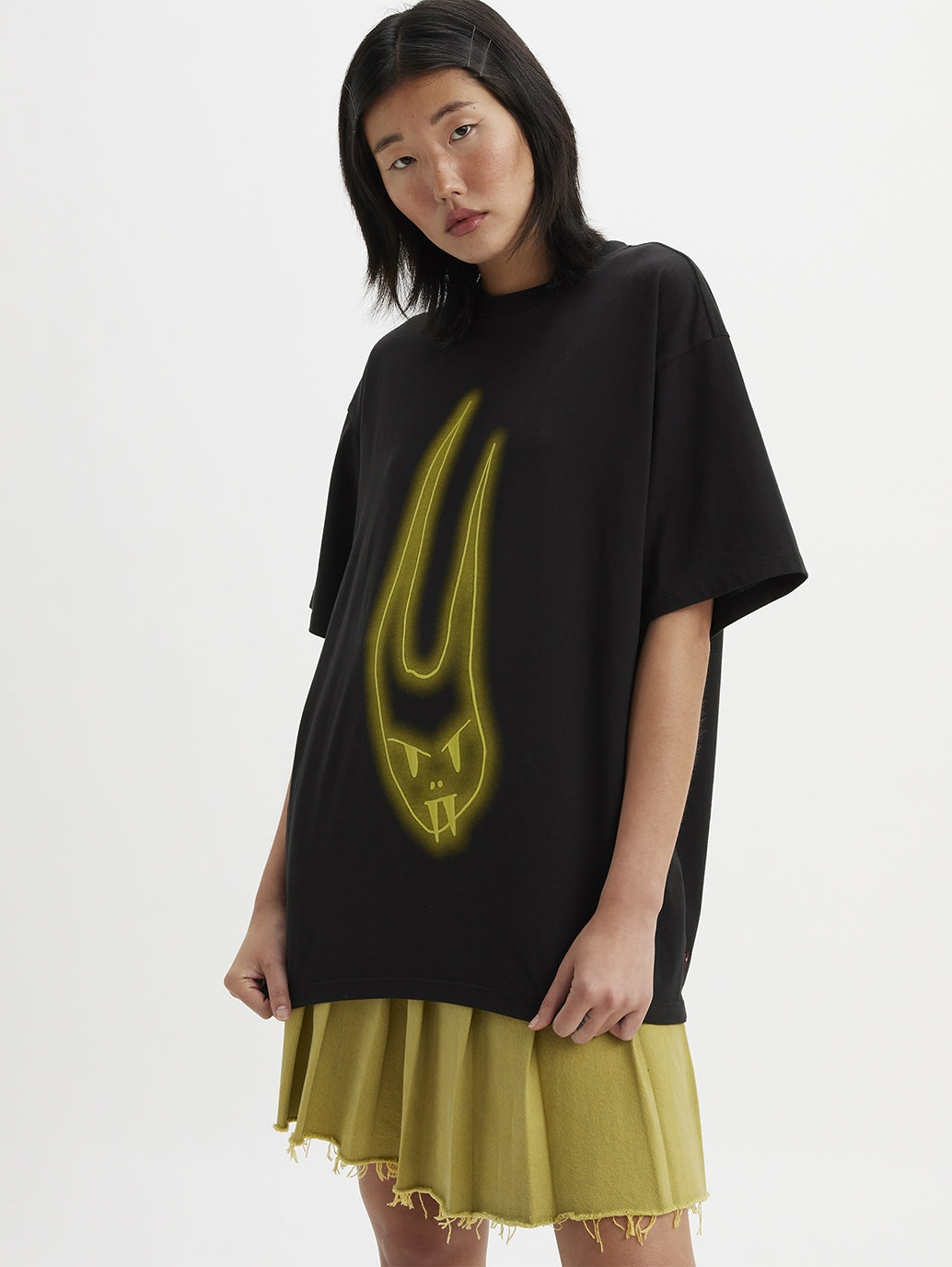 Levi's x Barbie Ferreira Oversized Bunny Tee - d64a6230-4a34-4265-ae5e-98e0a69d9d6c View