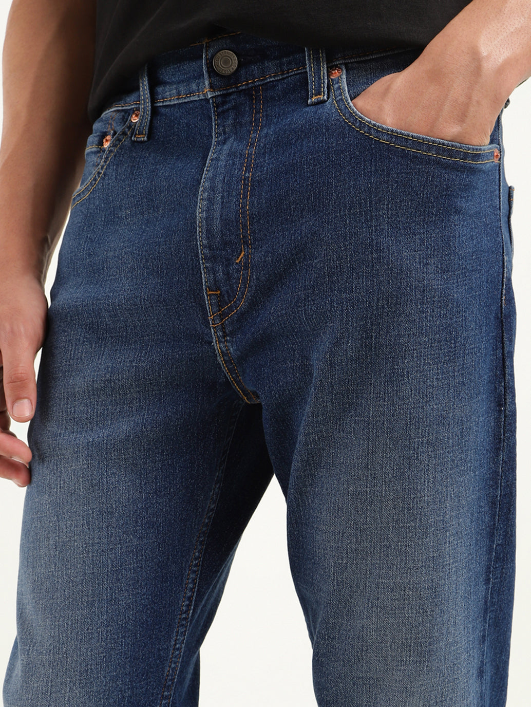 Men's 512 Blue Slim Tapered Fit Mid Rise Jeans - 091a546f-5463-4691-80c2-04233fed9955 View