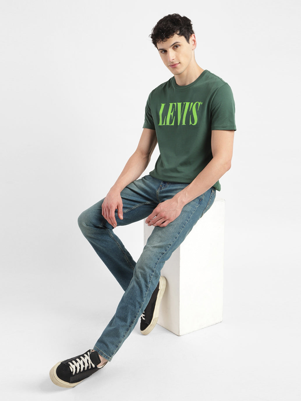 Men's 511 Blue Slim Fit Mid Rise Jeans - StyleShot View