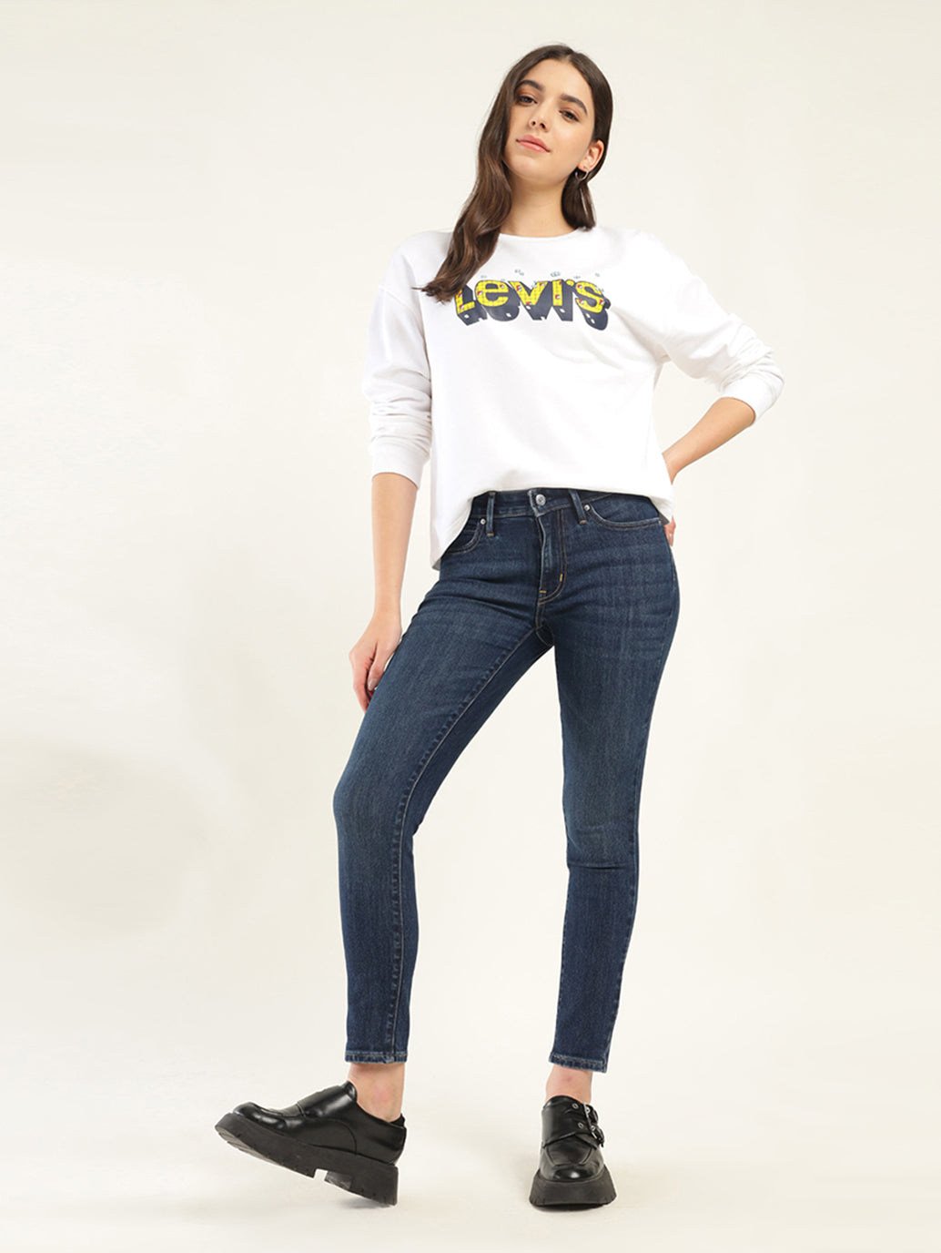 Women's 711 Blue Skinny Fit Mid Rise Jeans - Styleshot View