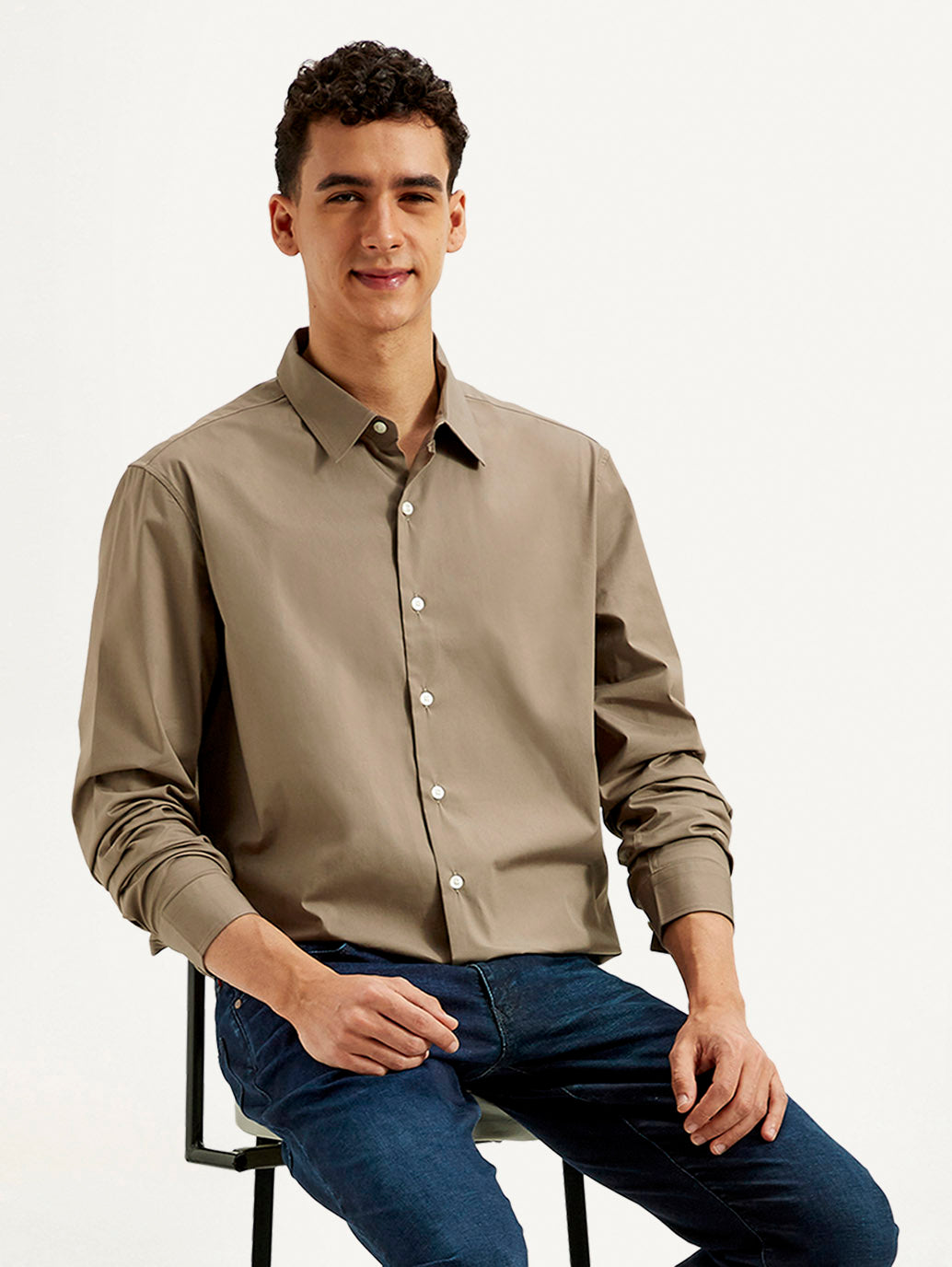 Men's Redloop Solid Slim Fit Shirt - Styleshot View