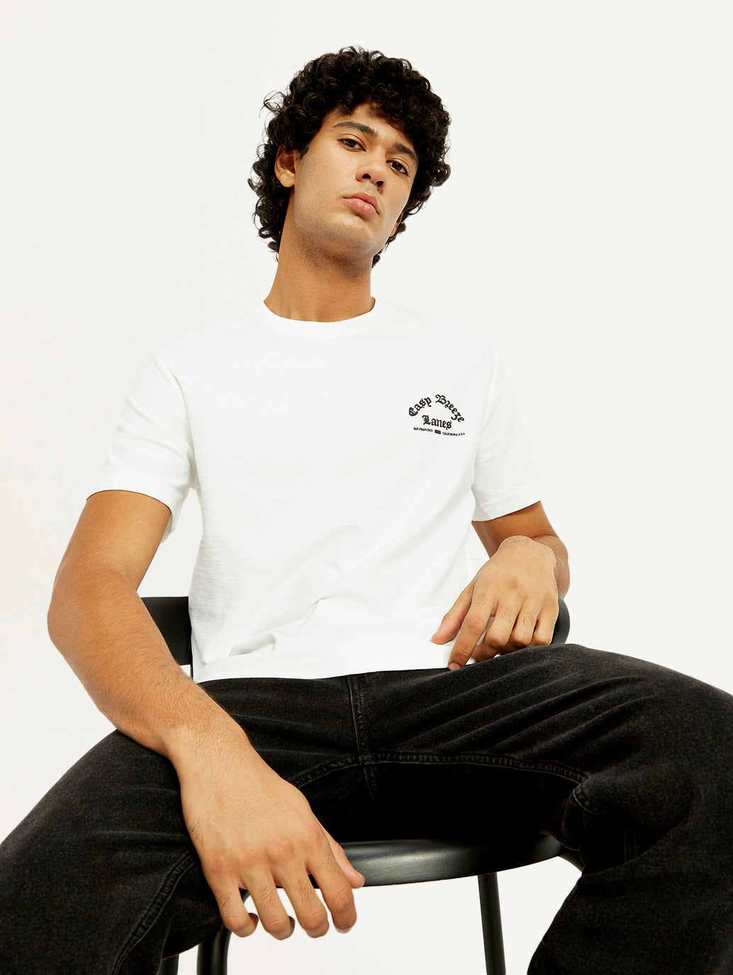 Men's Graphic Print Crew Neck T-shirt - Elevated View