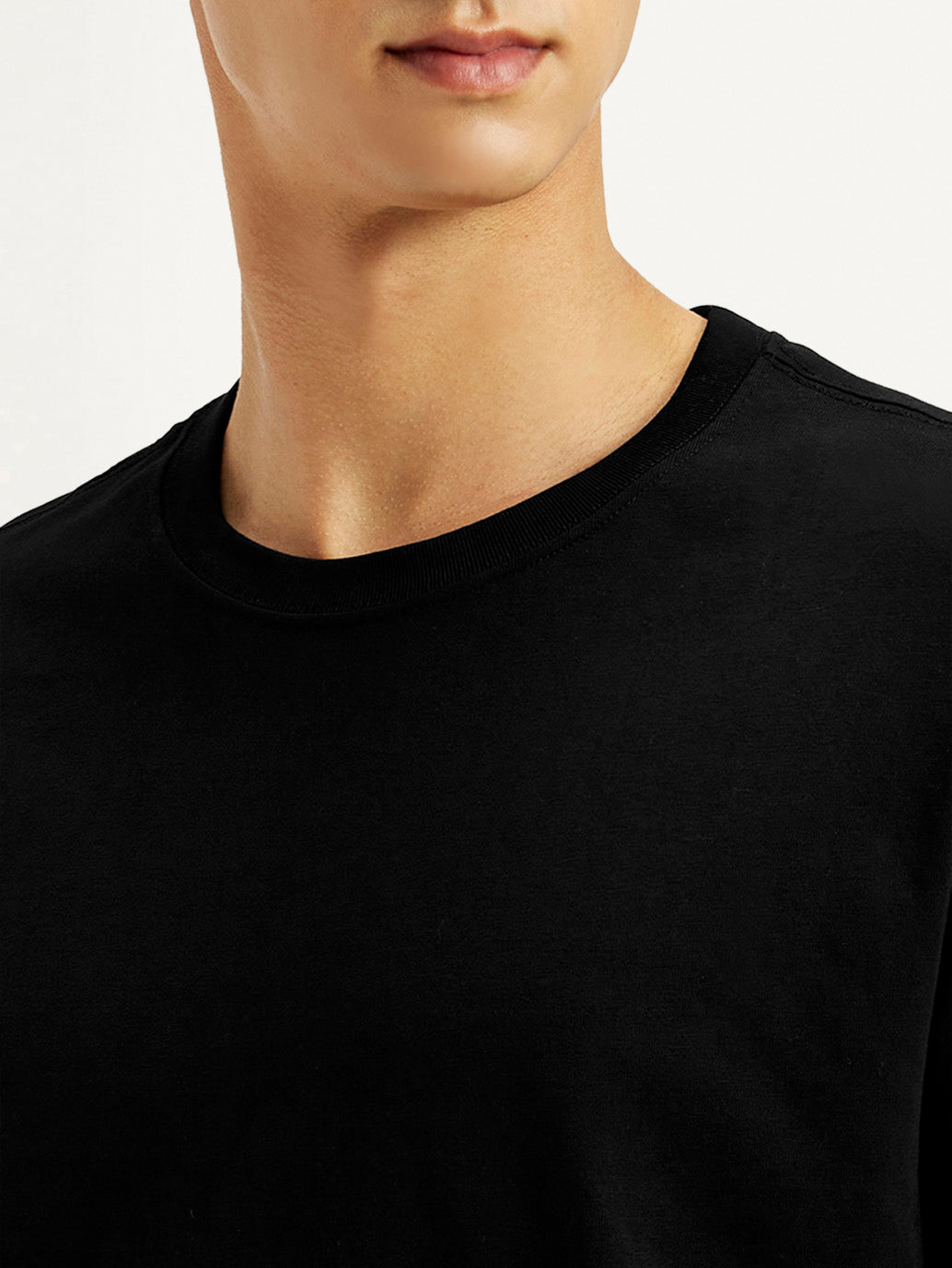 Men's Solid Crew Neck T-shirt - Detail View