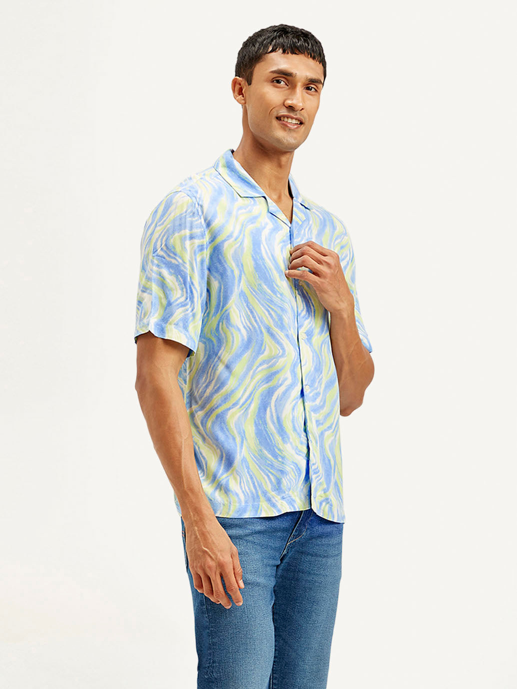Men's Resort Collar Abstract Relaxed Fit Shirt - Side View