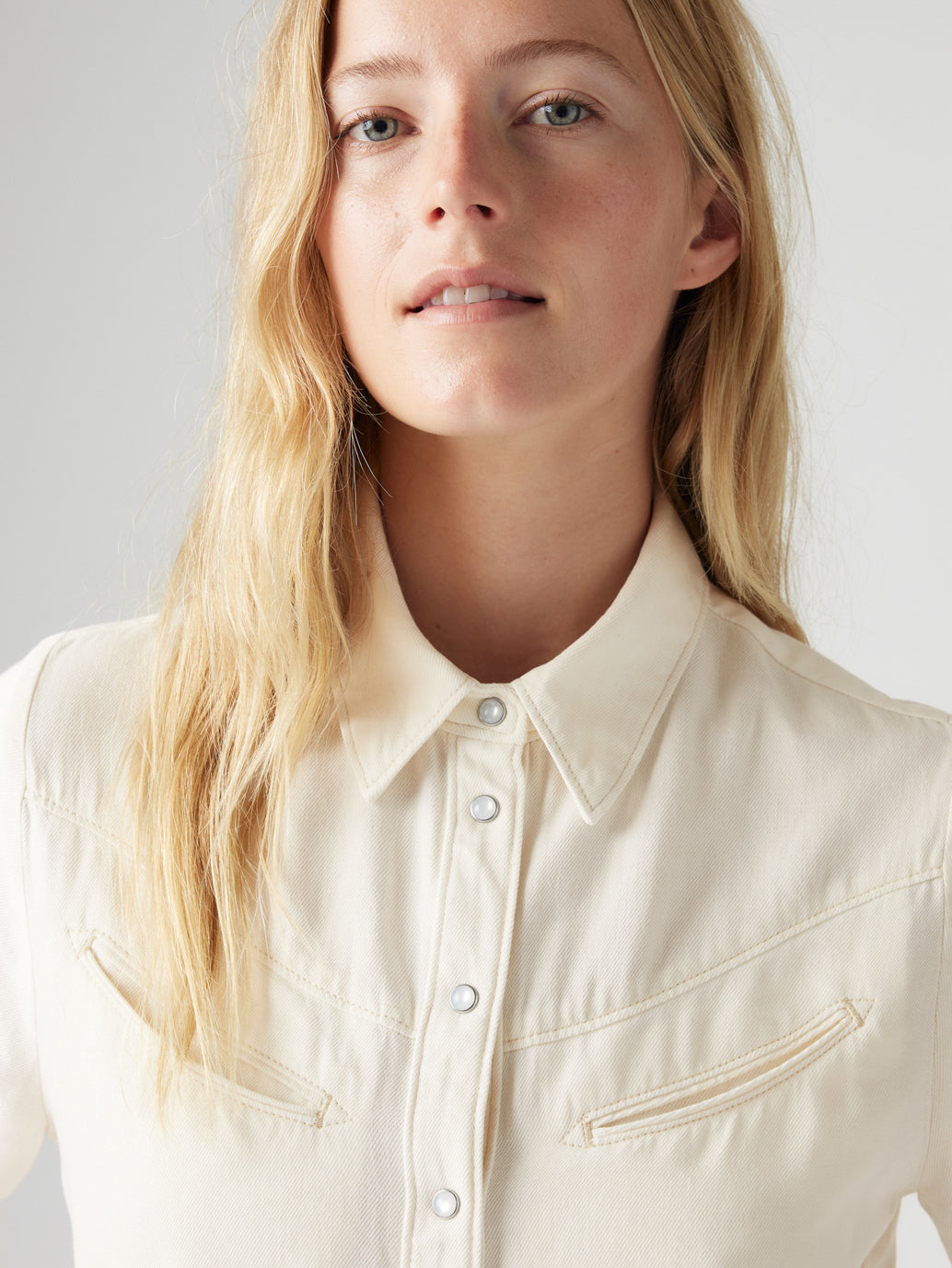 Women's Solid Spread Collar Shirt - cde11f4fa9c827a989702c7156130d68 View