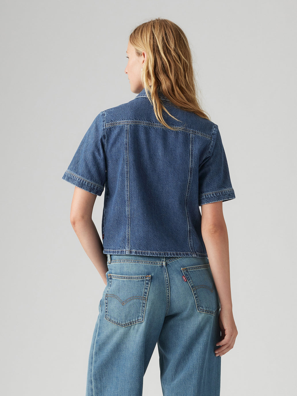 Women's Solid Spread Collar Shirt - da7aff728403eadee6ae2da968079a09 View