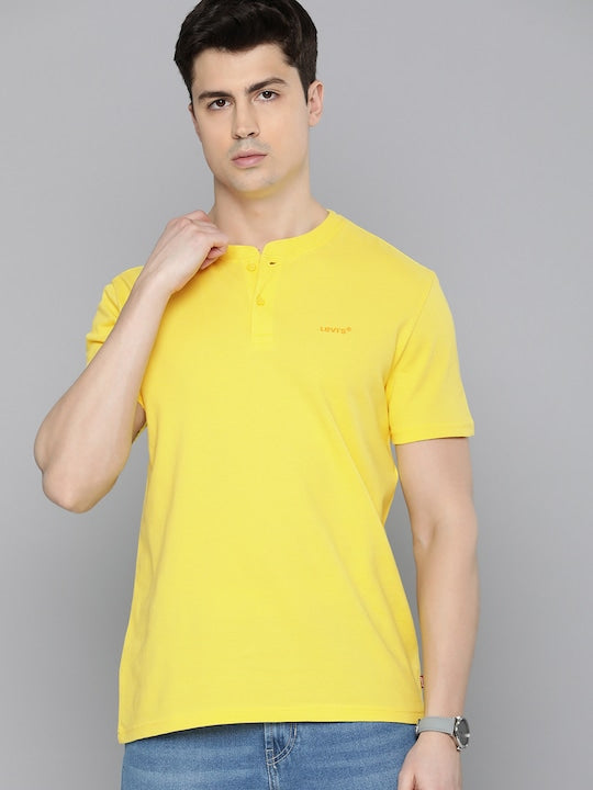 Men's Solid Henley T-shirt - dbefdb5a-26df-4437-bafb-8bfeee297c3d1678519205394-Levis-Men-Tshirts-9041678519204765-1 View