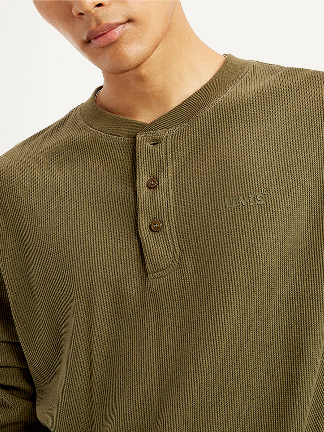 Men's Solid Slim Fit T-Shirt - Detail View