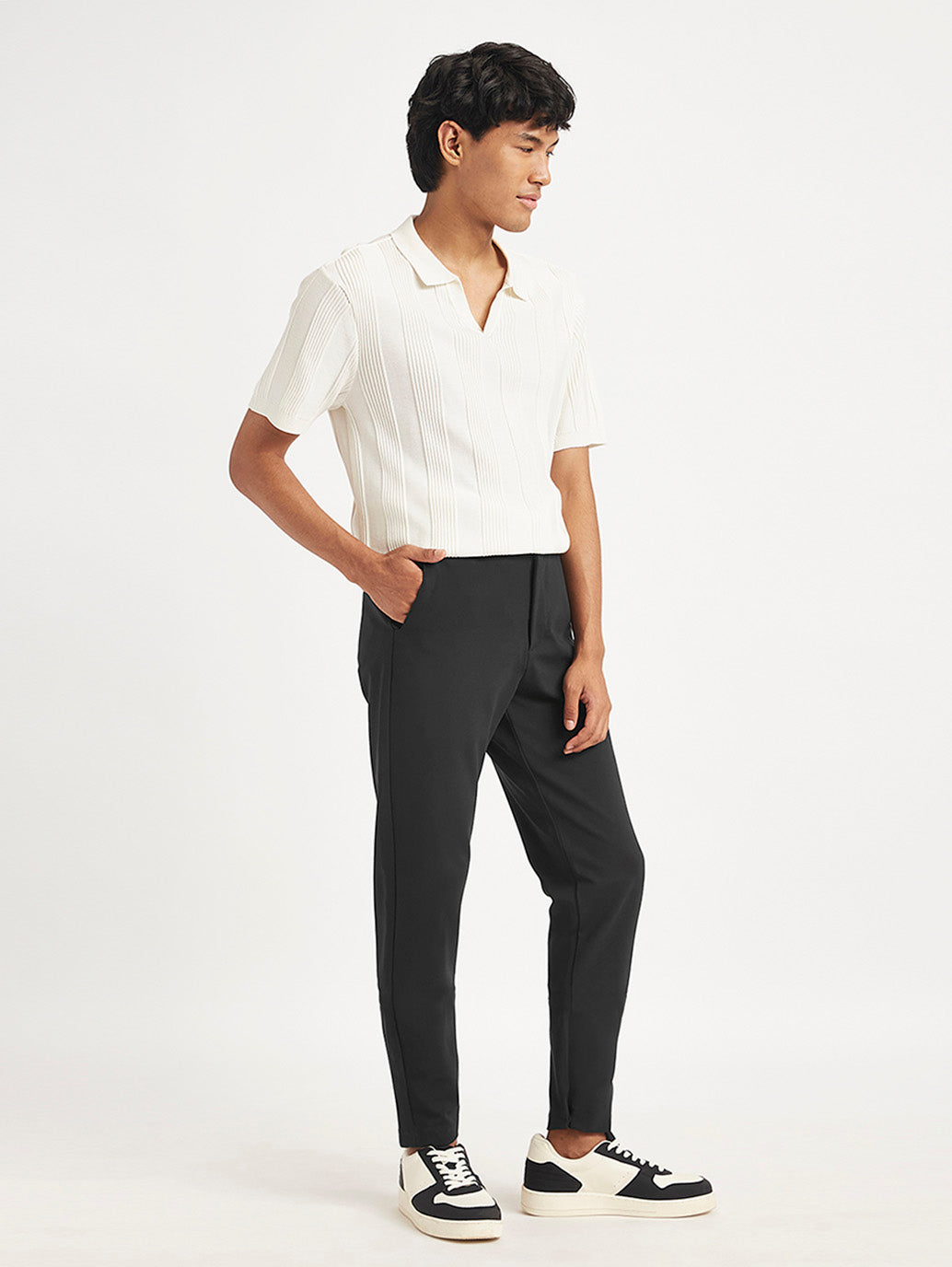 Men's Black Regular Fit Trousers - b41ccd32-e6db-4c31-9a17-3b5832e1f974 View