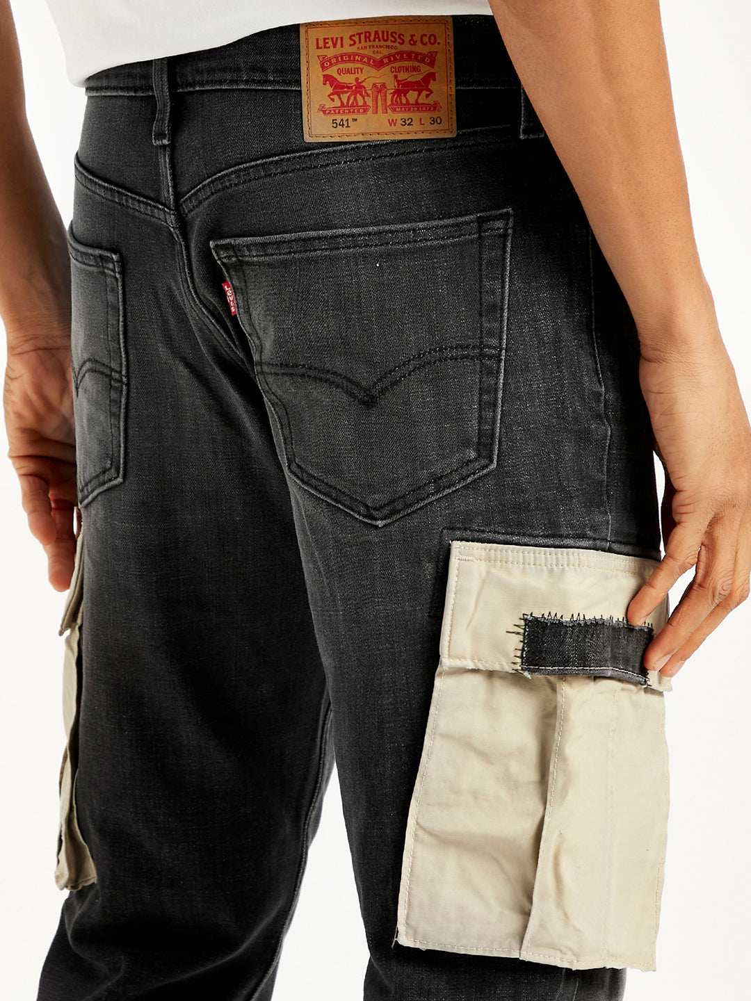 Men's 541 Tapered Dark Blue Jeans Levis India Store