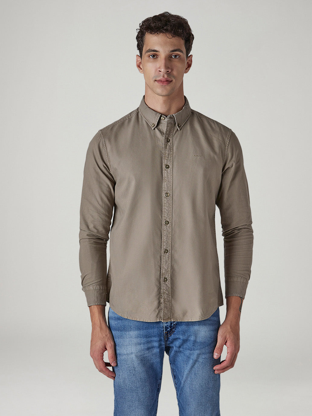 Men's Solid Slim Fit Oxford Shirt - Front View