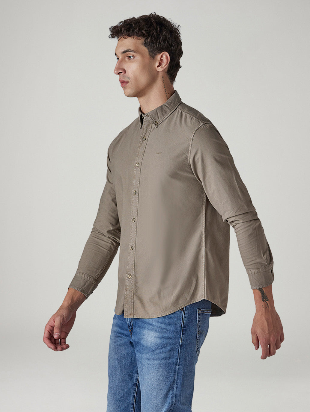 Men's Solid Slim Fit Oxford Shirt - Side View