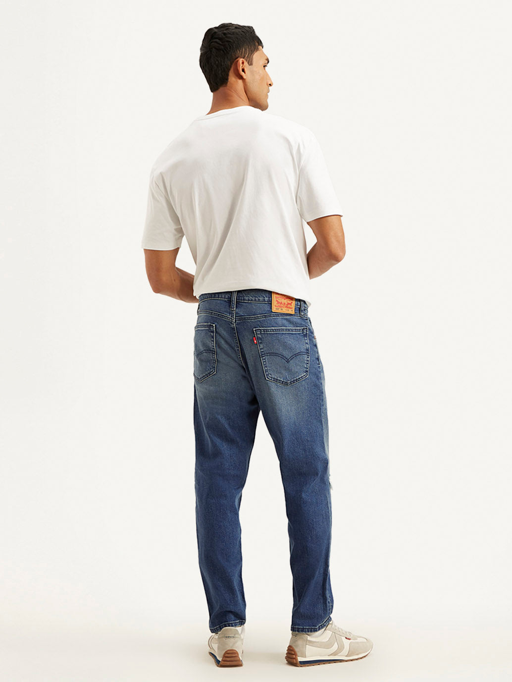 Men's 550'92 Blue Loose Fit Mid Rise Jeans - Back View