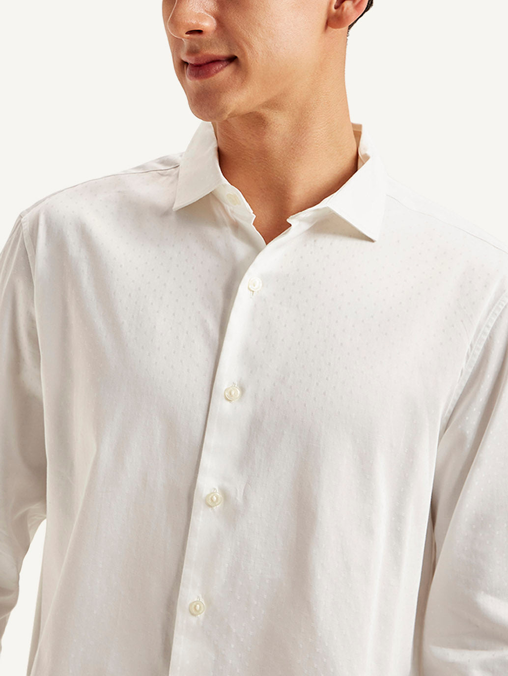 Men's Redloop Solid Slim Fit Shirt - Detail View