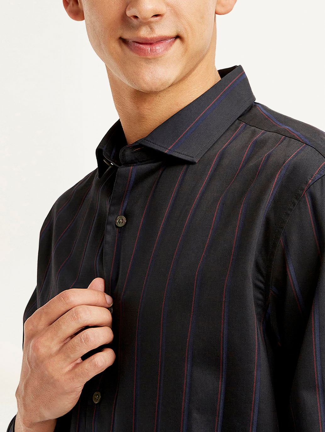 Men's Redloop Striped Slim Fit Shirt - Detail View