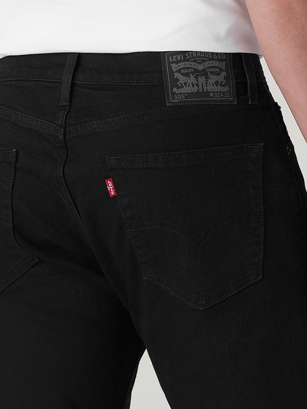 Men's 505 Black Straight Fit Mid Rise Jeans - Detail View