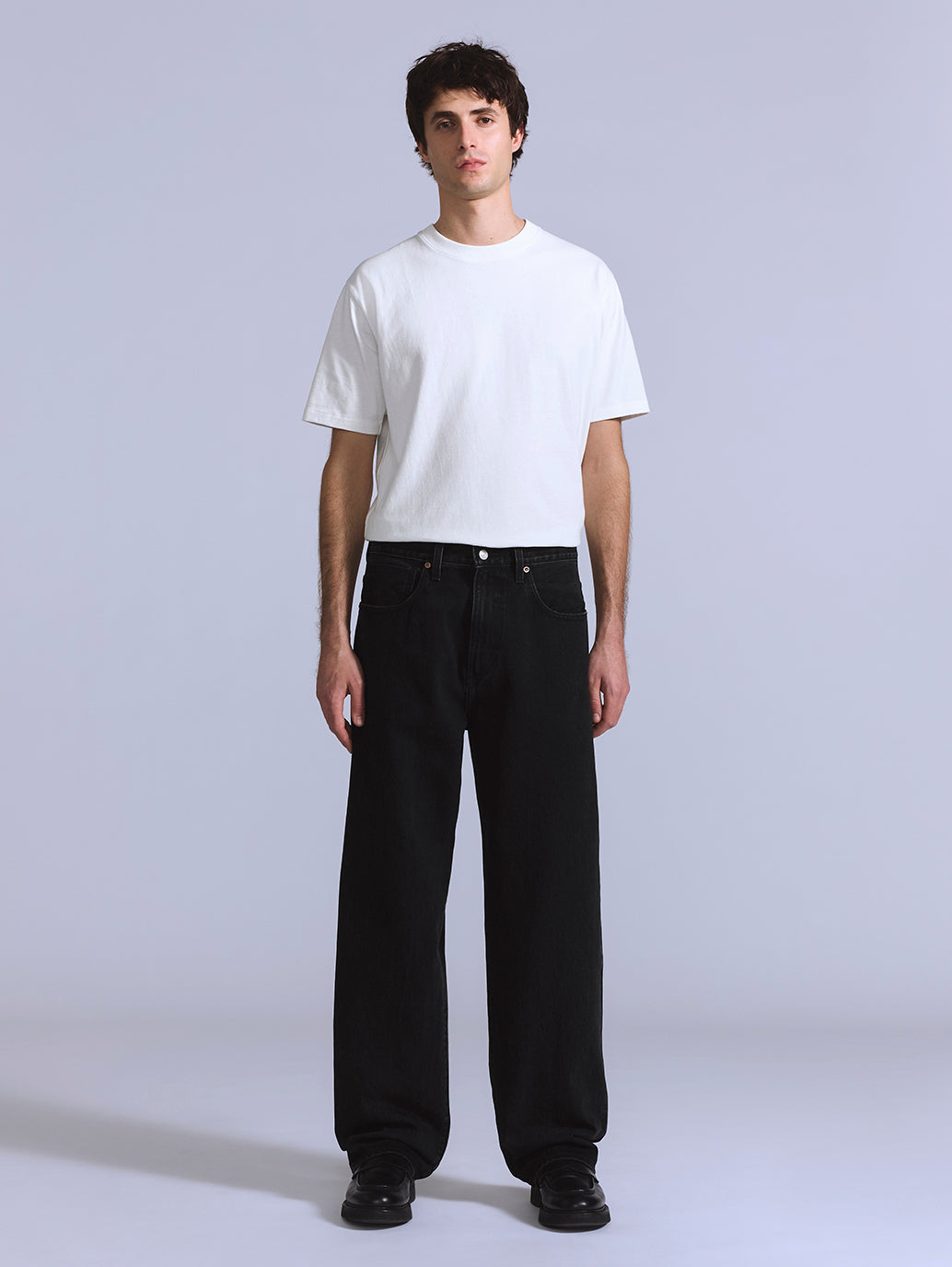 Men's Black Loose Fit Mid Rise Jeans - Front View