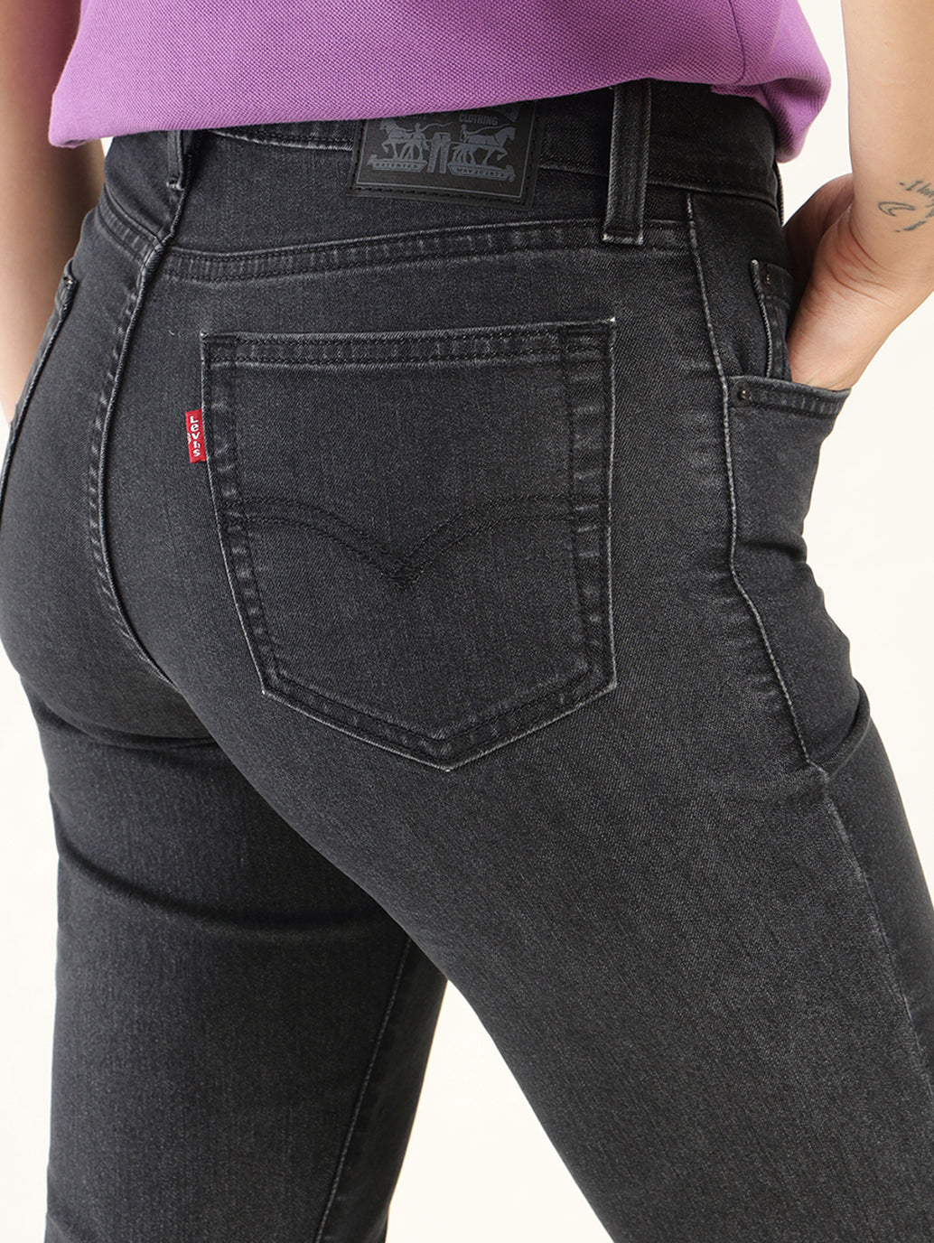 Women's 724 Black Slim Straight Fit High Rise Jeans - Detail View