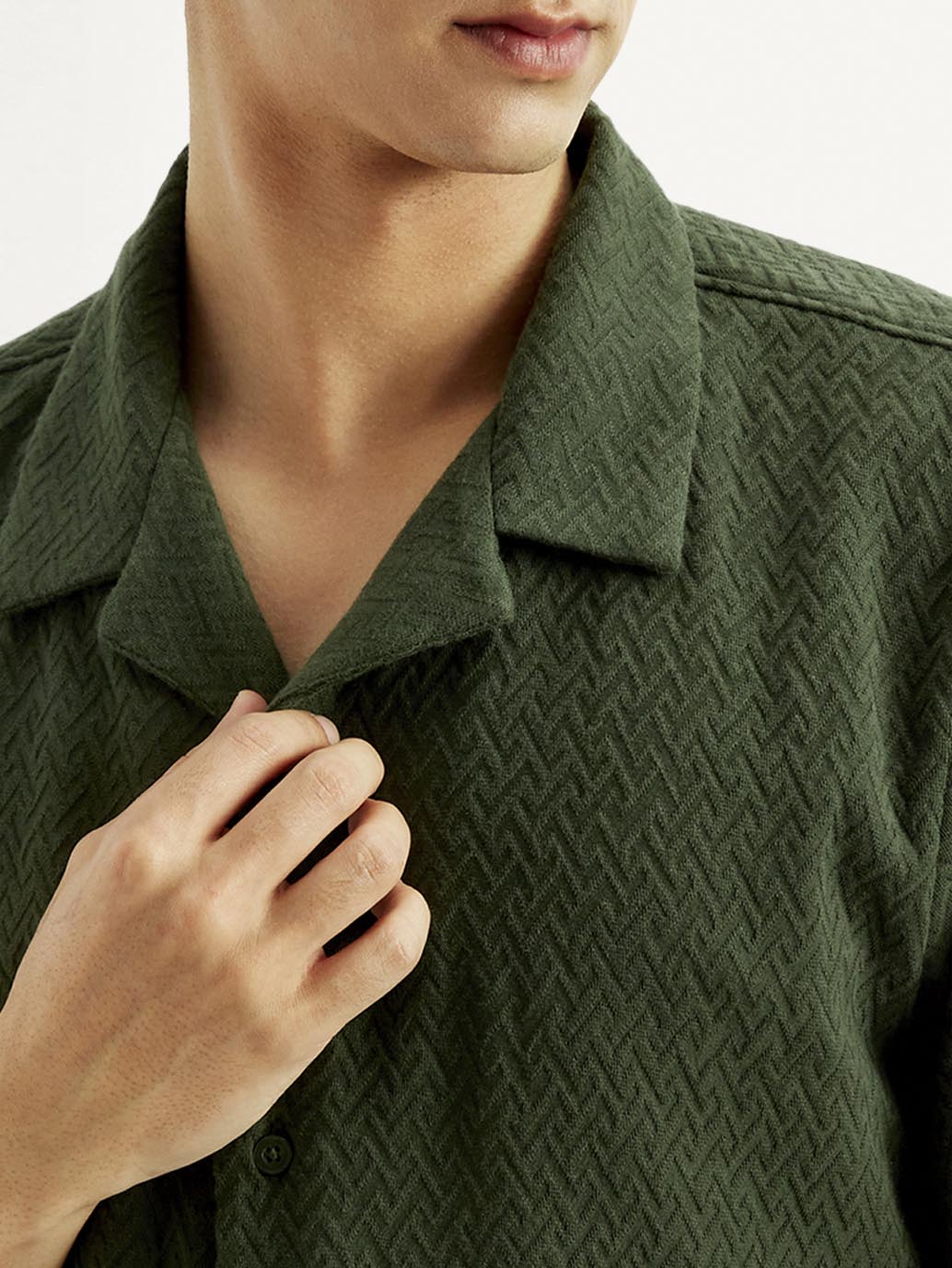 Men's Textured Relaxed Fit Resort Collar Shirt - Detail View