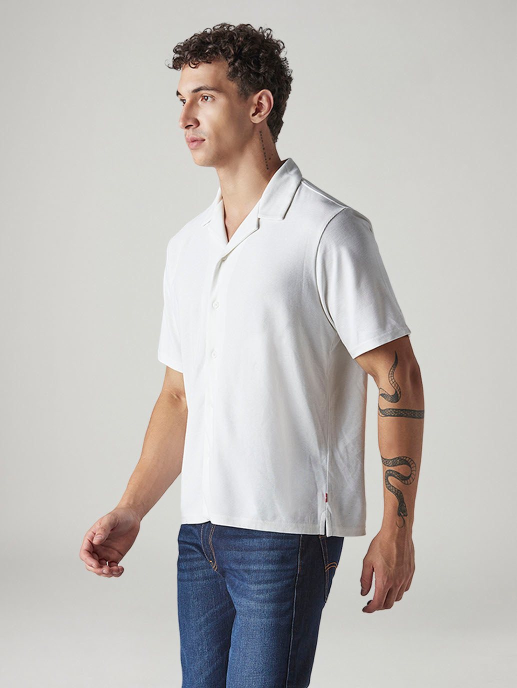 Men's Solid Relaxed Fit Resort Collar Shirt - 20 View