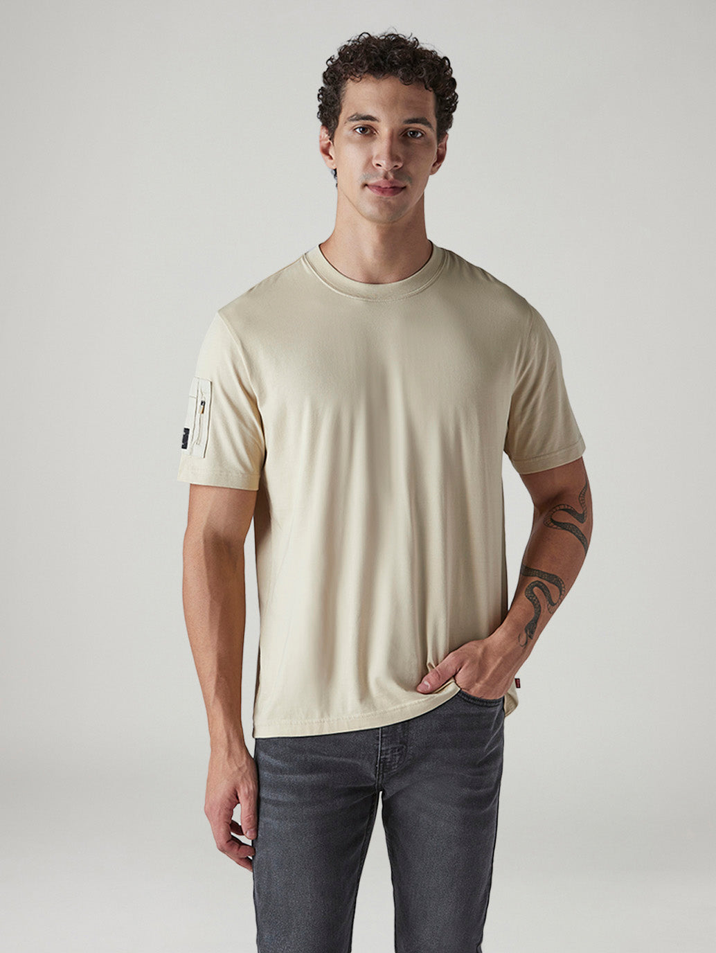 Men's Solid Regular Fit Jersey Commuter T-Shirt - Front View