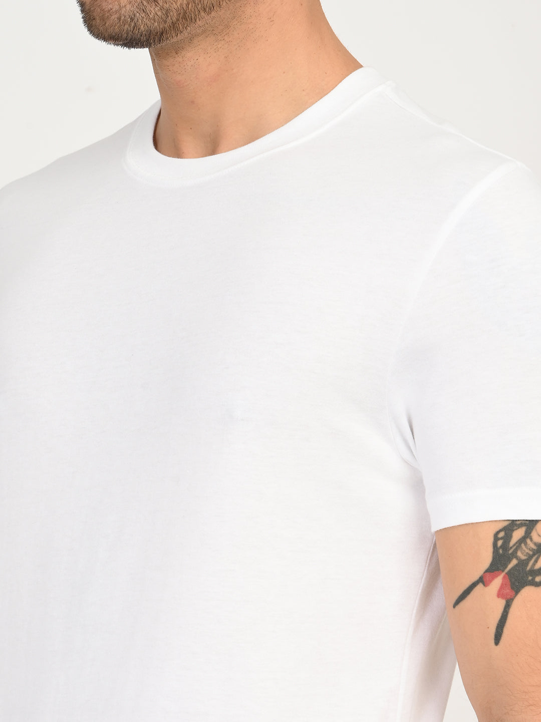 Men's Solid White Slim Fit T-Shirt - deatil View