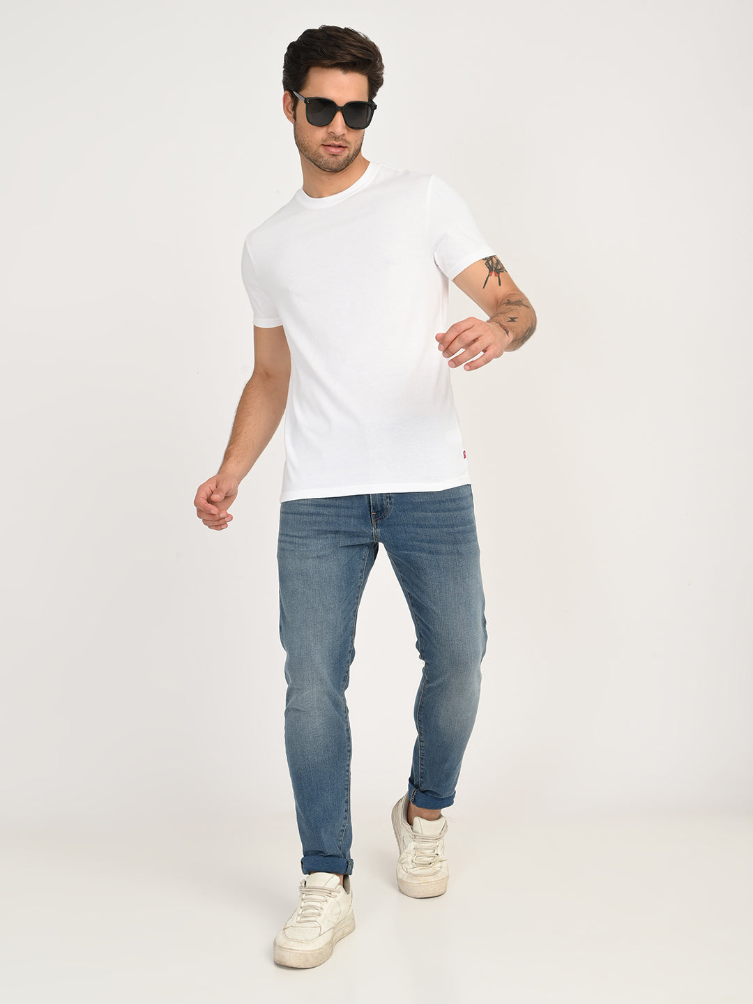 Men's Solid White Slim Fit T-Shirt - 6 View
