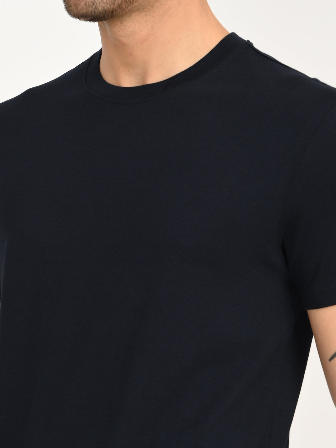 Men's Solid Black Slim Fit T-Shirt - deatil View