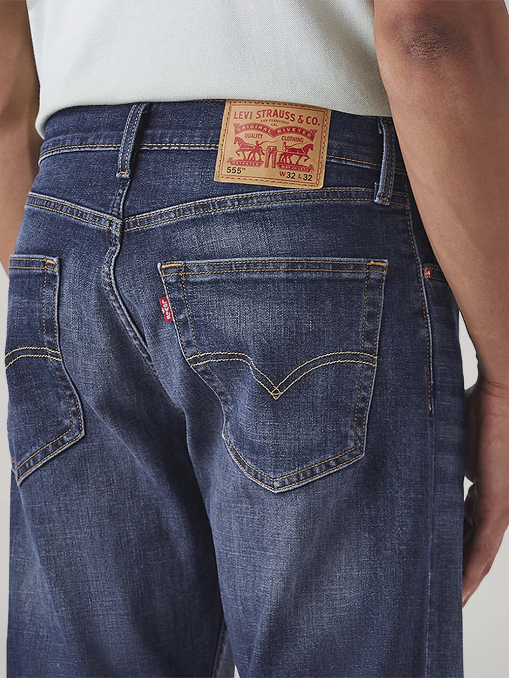 Men's 555 Dark Blue Relaxed Straight Fit Mid Rise Cross Hatch Jeans - 20 View