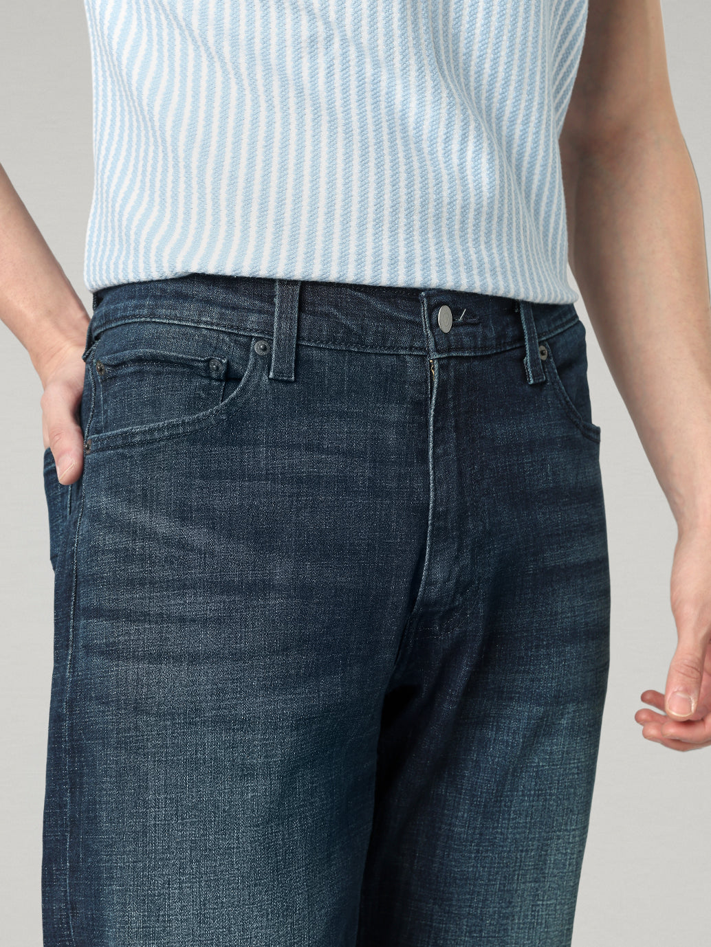 Men's 505 Blue Straight Fit Mid Rise Tinted Jeans - Detail View