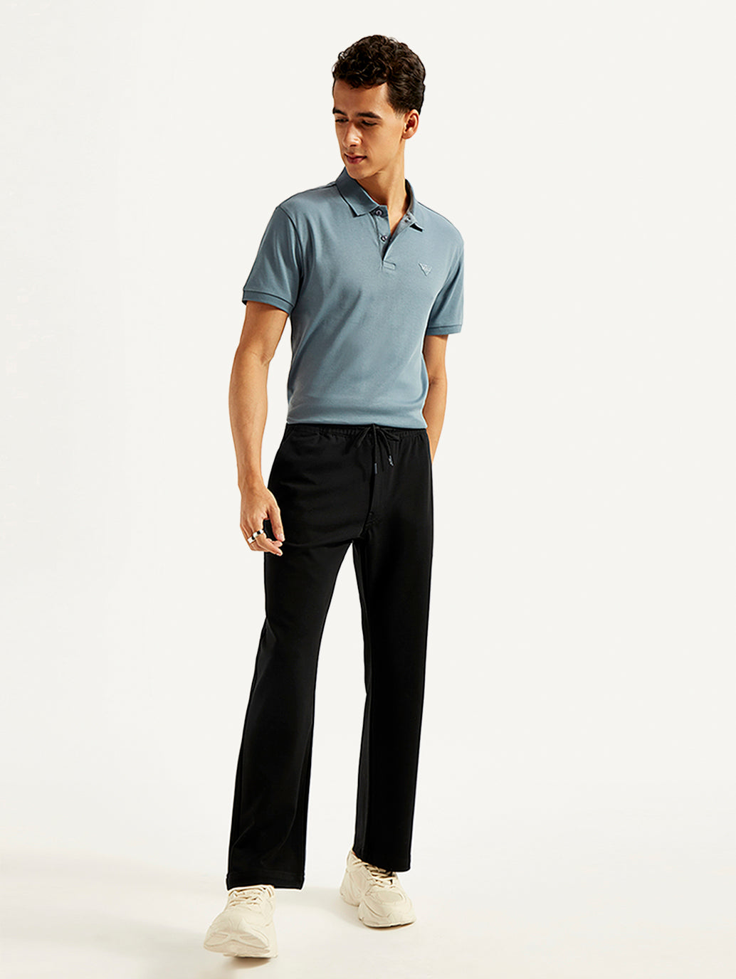 Men's 555'96 Black Relaxed Straight Fit Tech Pants - Elevated View