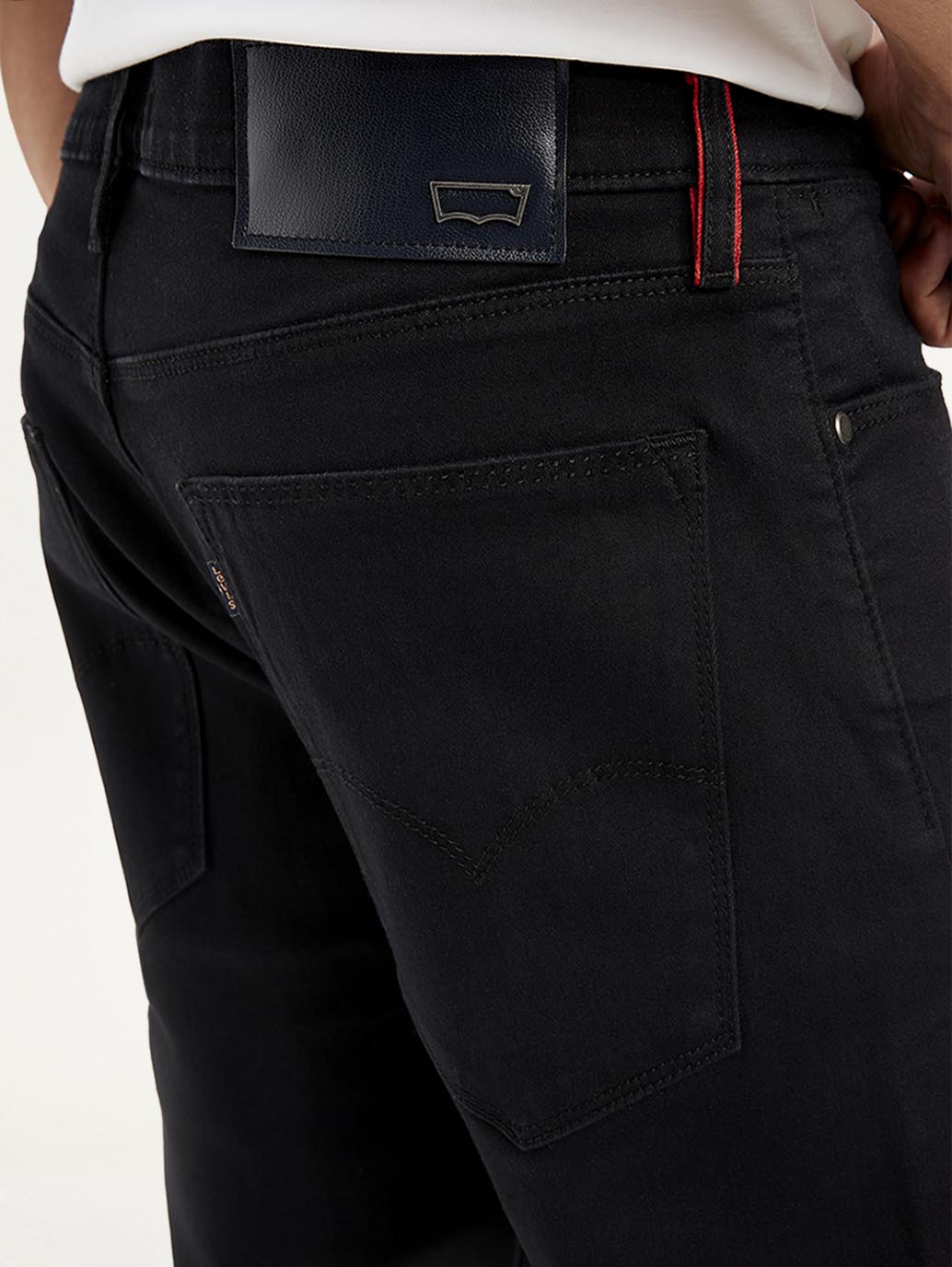 Men's Redloop 513 Black Slim Straight Fit Mid Rise Jeans - Detail View