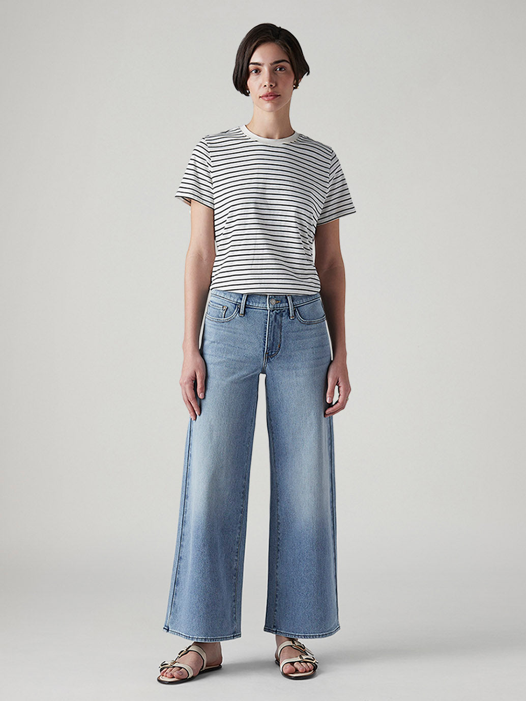 Women's 318 Light Indigo Shaping Wide Leg Fit Mid Rise Jeans - Front View