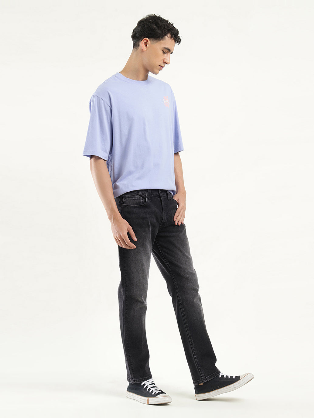 Men's 550 Black Loose Fit Mid Rise Jeans - Front View