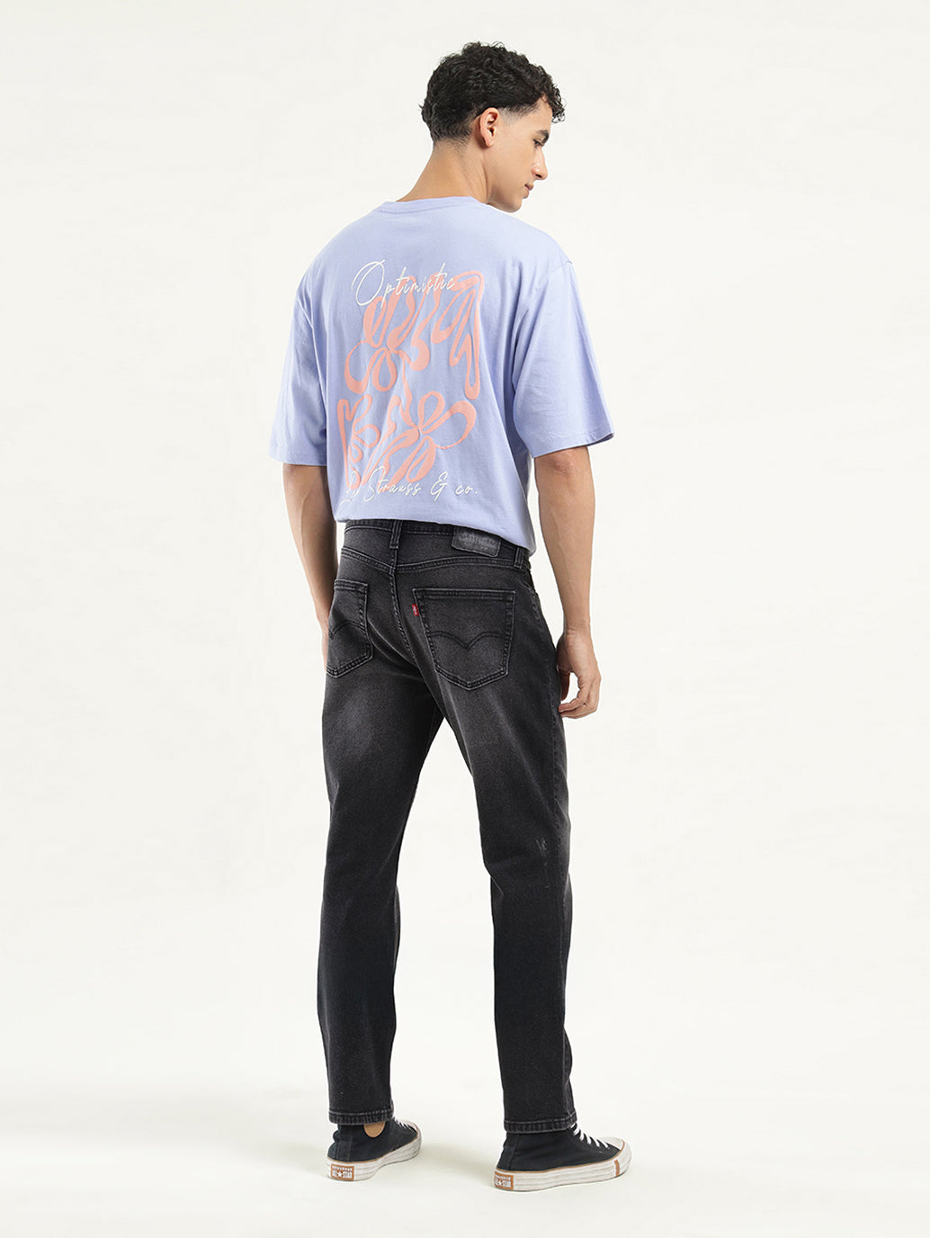 Men's 550 Black Loose Fit Mid Rise Jeans - Back View